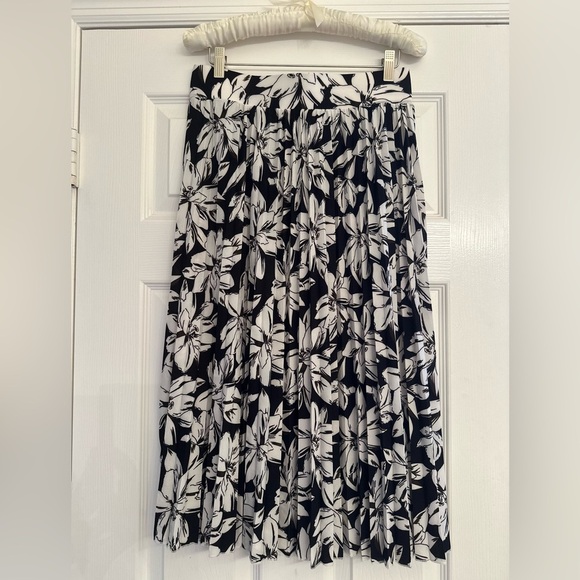 🌸3 for $20🌸 Classic Concepts Floral Pleated Midi Skirt Sz M Career Stretch Vtg! - Picture 1 of 5